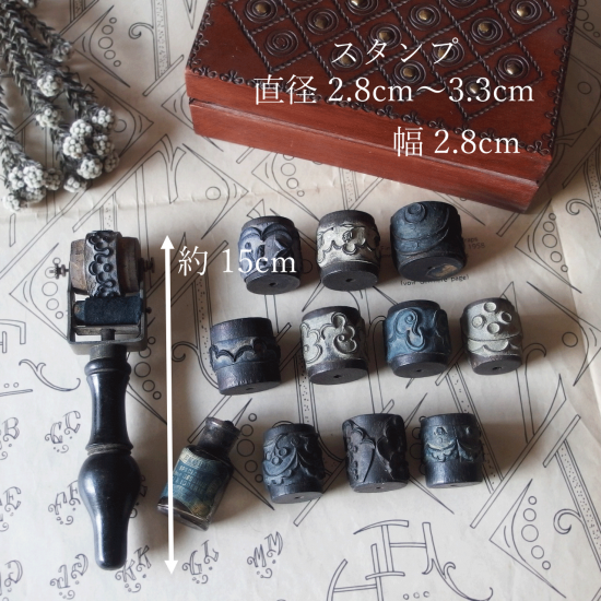 アンティークスタンプ | フランスアンティーク 木箱に入った刺繍用