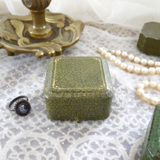 アンティーク ジュエリーボックス | フランス 宝石店のジュエリー