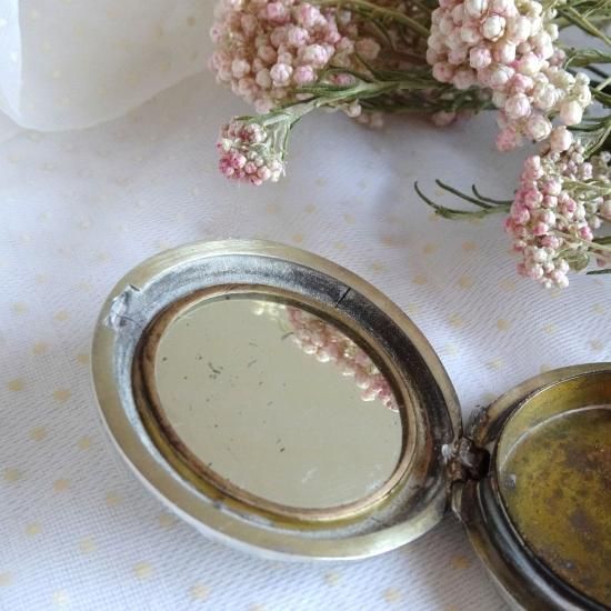 アンティーク パウダーケース | 小さな薔薇と蔦模様のパウダーケース