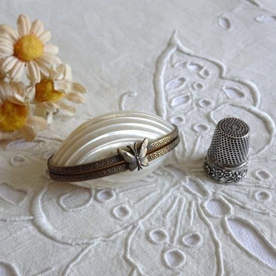 ヴィクトリアン マザーオブパール | ヴィクトリアン 蝶のモチーフ