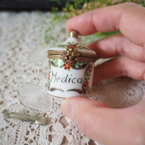 心弾むアコーディオン】リモージュボックス 希少モチーフ 小物入れ