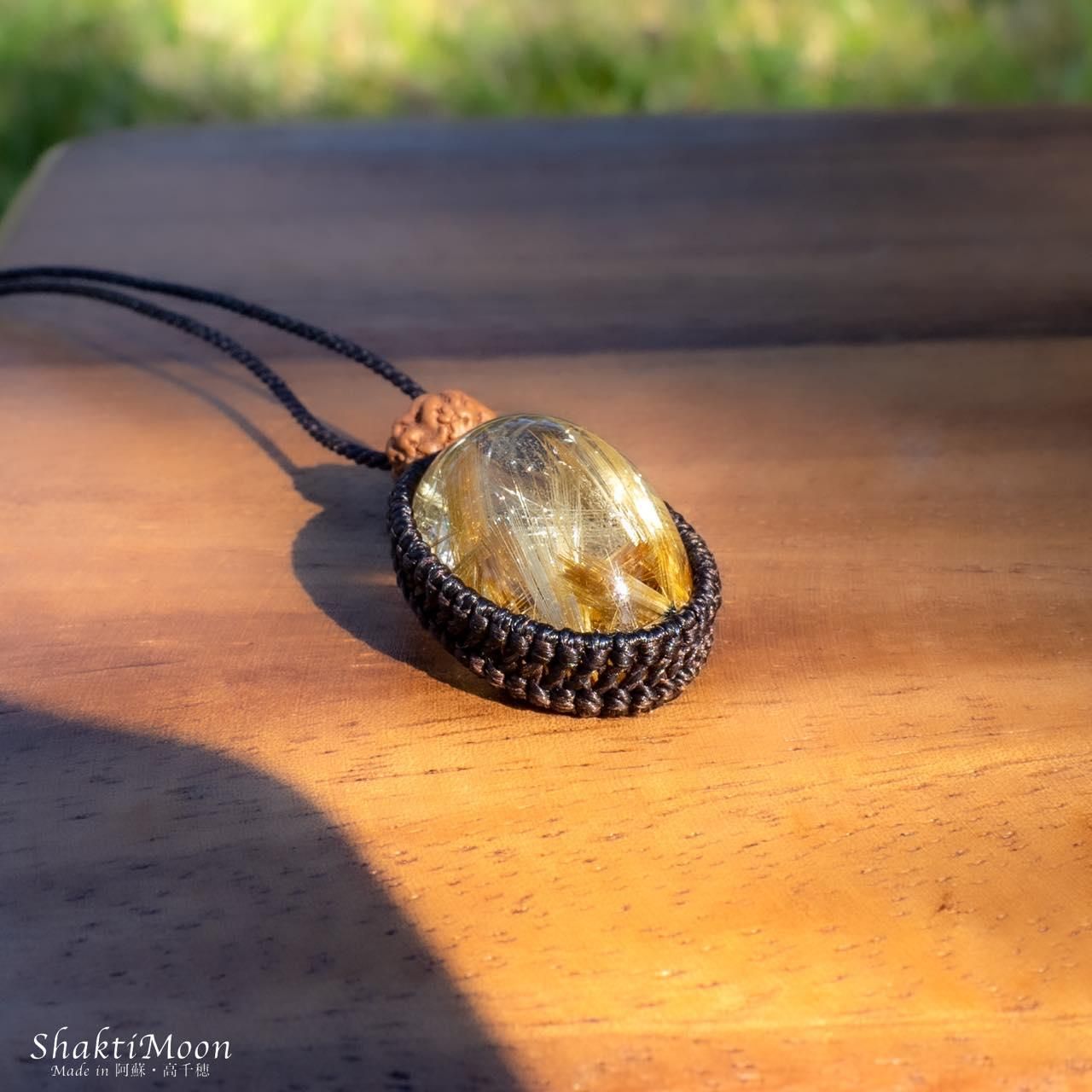 超レア・希少！金運・ビジネス・開運のお守り！レインボー入り