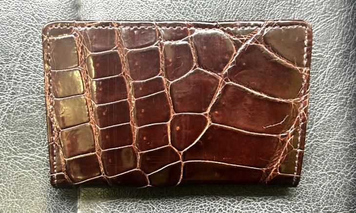 クロコダイル名刺入れ | シャイニングブラウン - 『皮革に製品としての