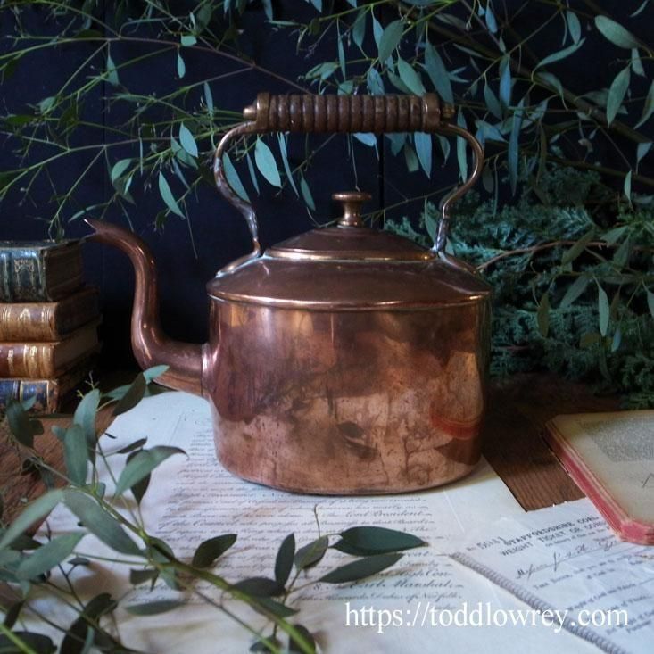 絵になるケトル / Antique Victorian Oval Shaped Copper Kettle