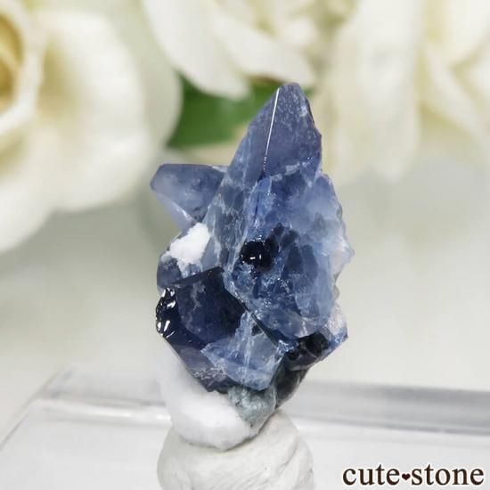 カリフォルニア産 ベニトアイトの母岩付き原石 No.88 - cute stone -