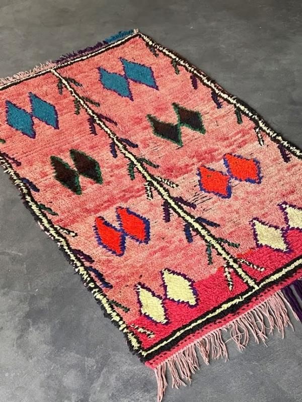 モロッコラグ「ボシャルウィット」ピンクレッド,ダイヤモンド柄RBO34