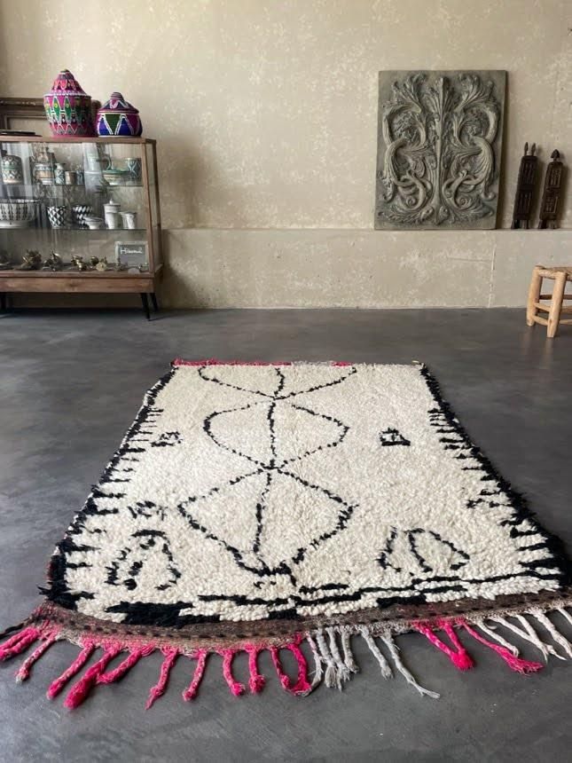 モロッコラグ「AZILALアジラル」RAZ016ホワイト、ブラック/Hibou