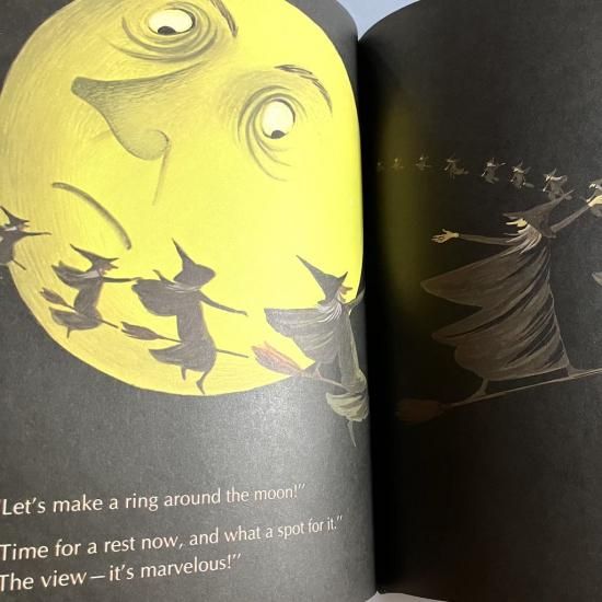 A Woggle of Witches - 絵本・児童書・古雑誌 のらねこ古書店