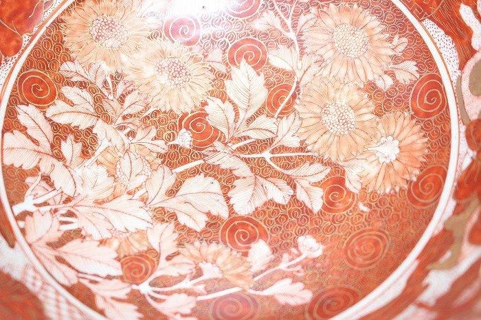 K-1787九谷焼赤絵染付唐人文深鉢 九谷晴雲堂謹製 - 石川県金沢の骨董品