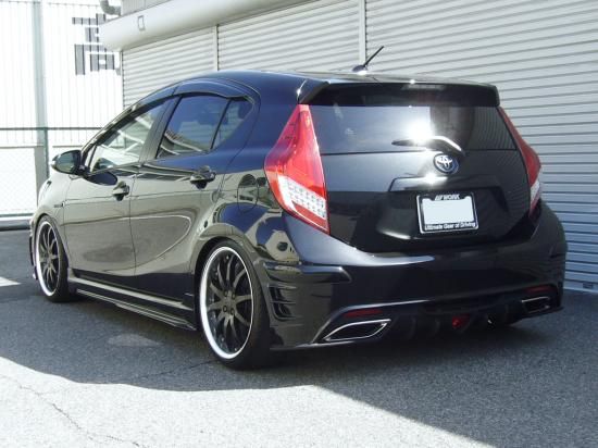 トヨタ 10系アクア(NHP10)用 リアキャンバープレート 3度 - AERO OVER