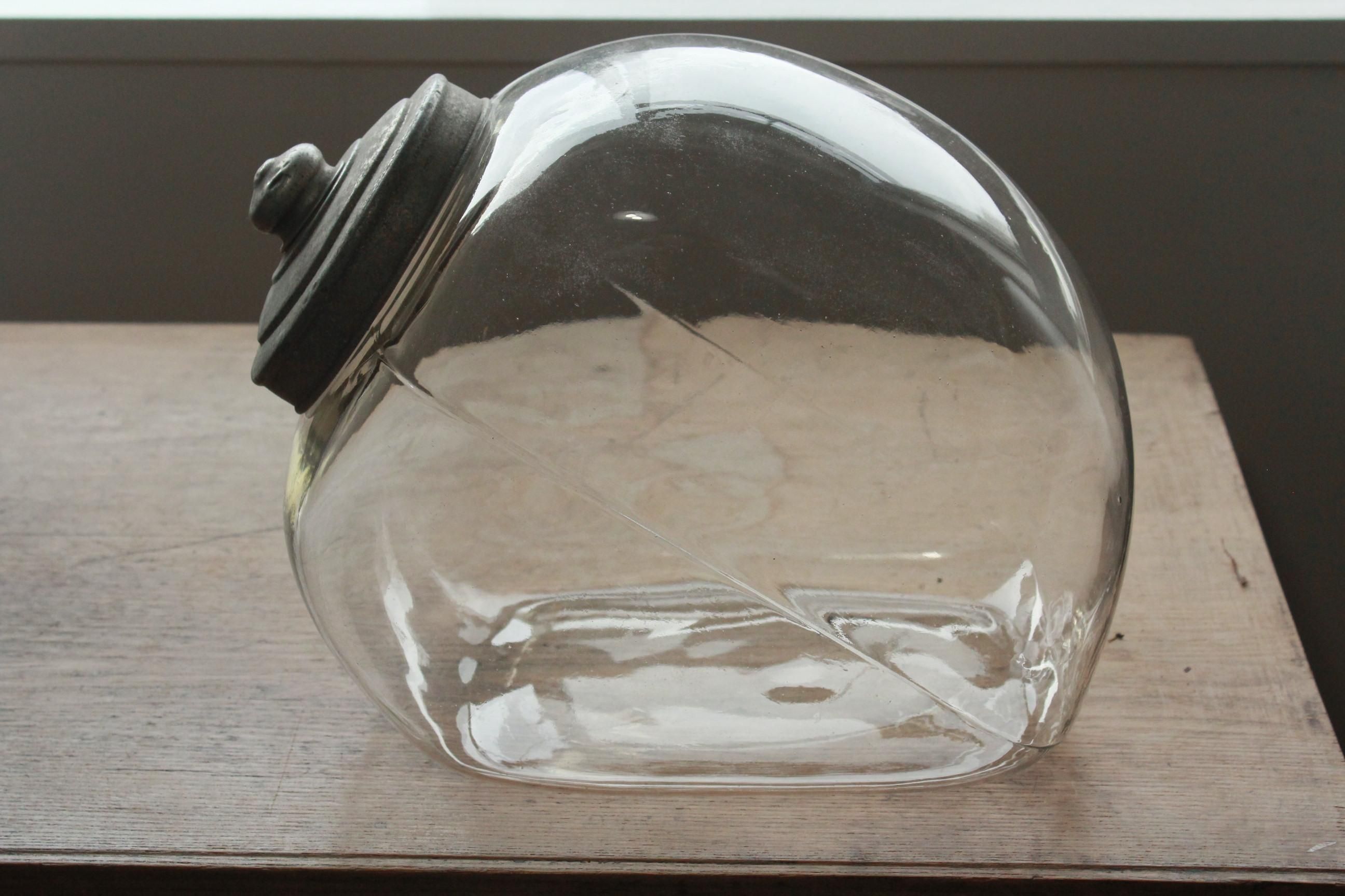 猫瓶【レトロ／蓋付き／ガラス瓶】 - queen and the chair