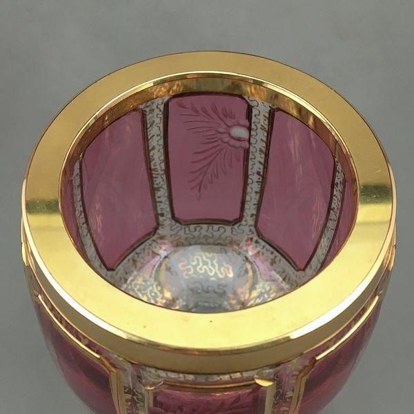 存在感あるアンティークボヘミアングラス