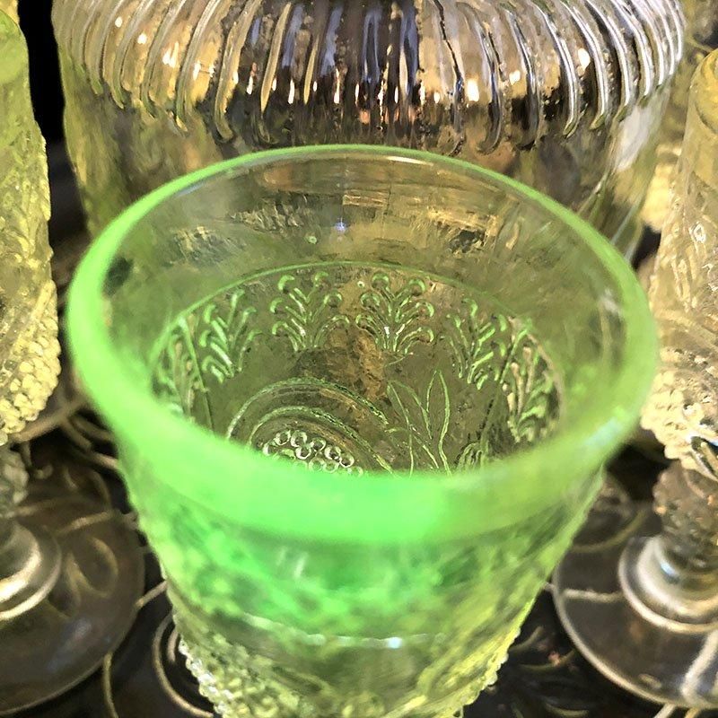 幻想的なウランゲラスのリキュールグラスセット