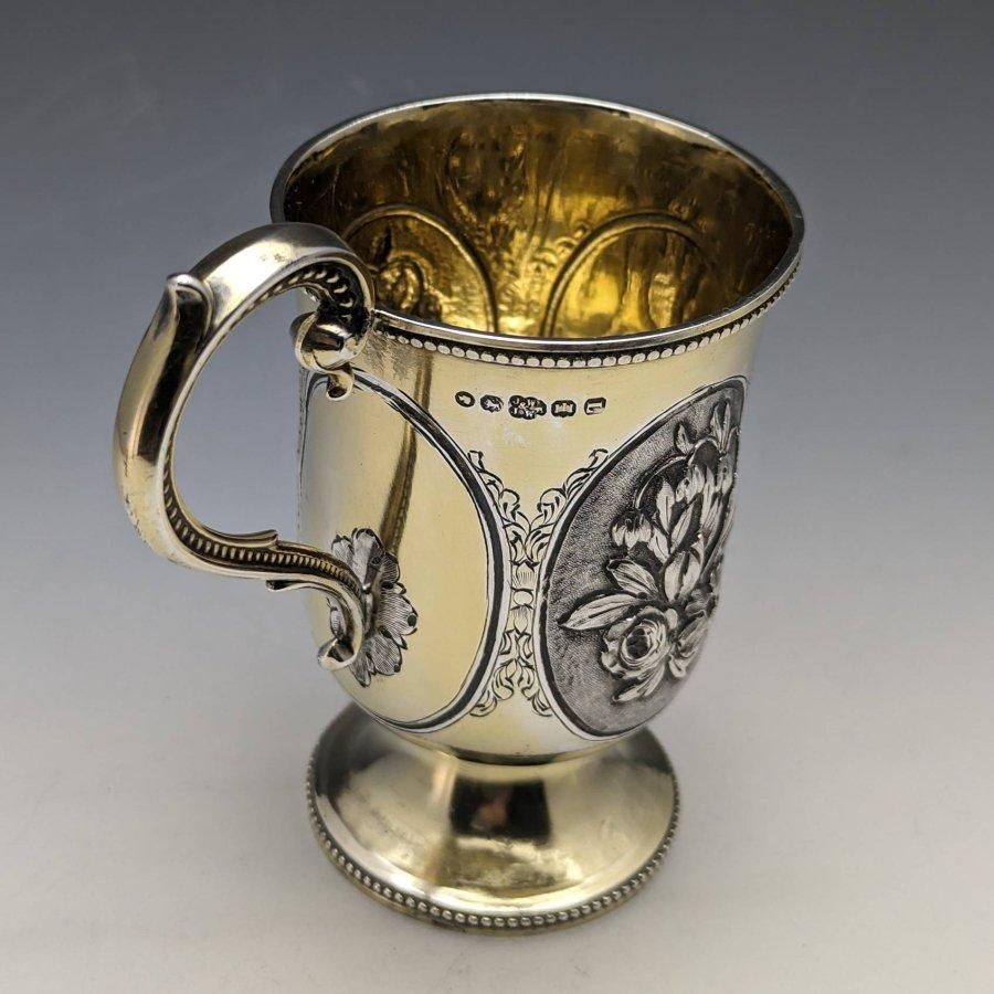 1867年 英国アンティーク 純銀ゴールド装飾 花彫刻マグカップ 150g