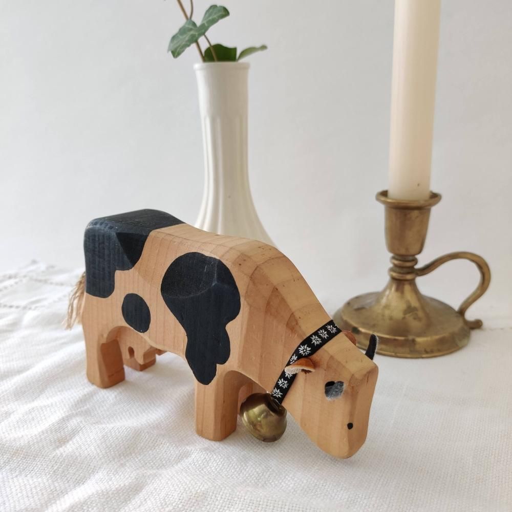 ヴィンテージ 木製 牛 オブジェ 黒ぶち 下向き Trauffer スイス