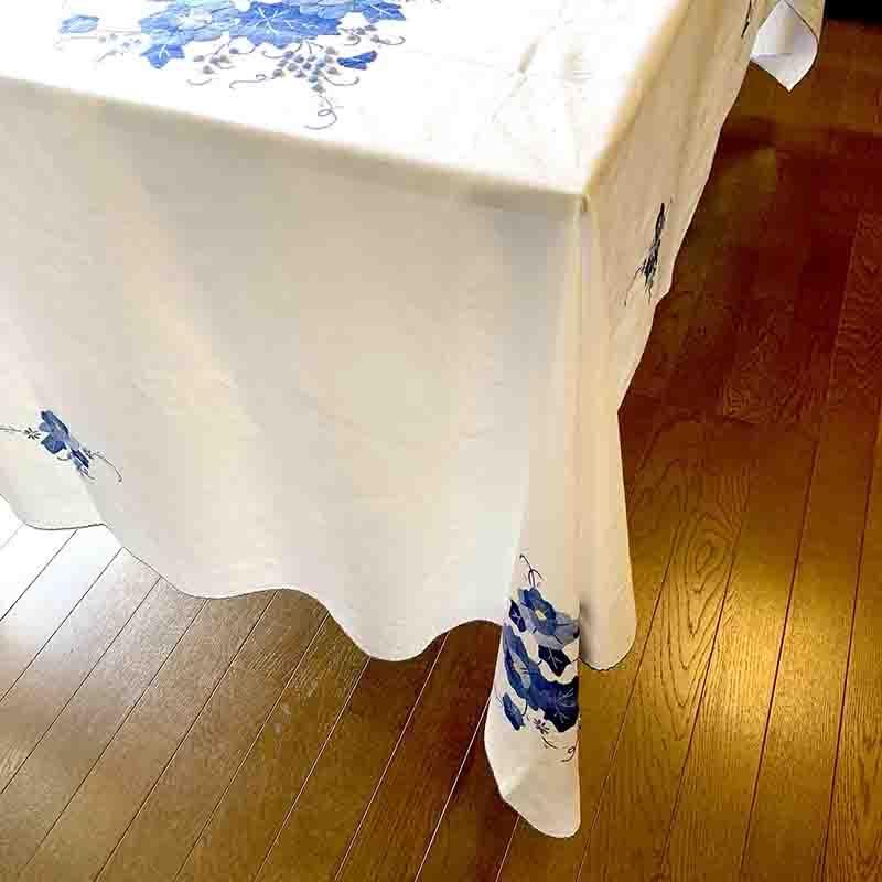 白無地 テーブルクロス ブルー花刺繍 大判パッチワーク