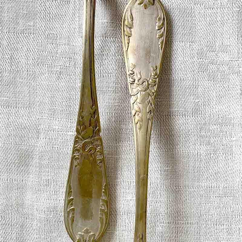 使い込まれたシルバープレートスプーン・フォークセット