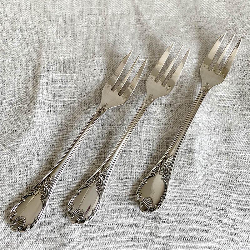 エレガントなマルリー・ケーキ用フォーク 自然な存在感 持つ