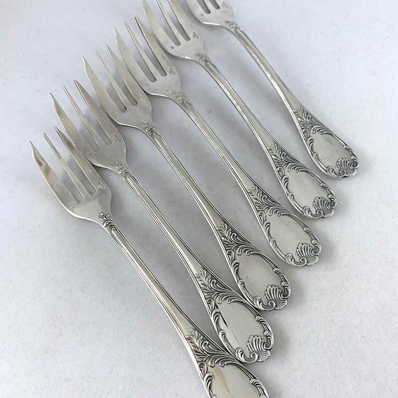 エレガントなマルリー・ケーキ用フォーク 自然な存在感 持つ