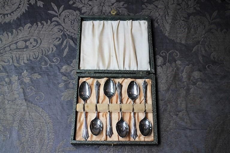 英国製スターリングシルバー繊細なスプーンセット