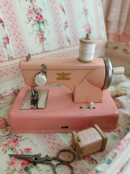 Cacige社製ピンクトイミシン ドイツ製ヴィンテージ