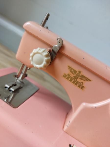 Cacige社製ピンクトイミシン ドイツ製ヴィンテージ