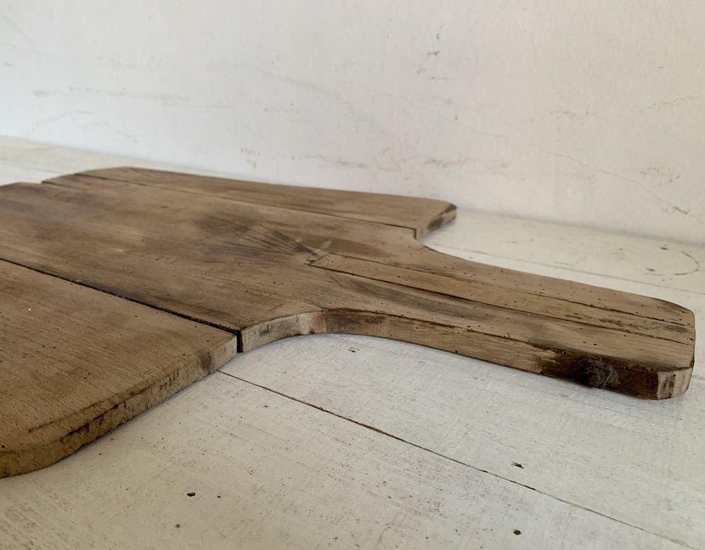 フランス製アンティークの趣きあるカッティングボード