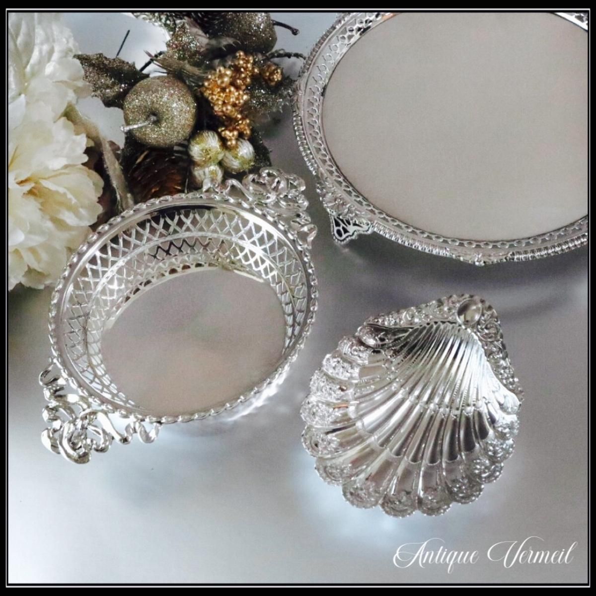 重厚な英国製アンティークボンボンディッシュ