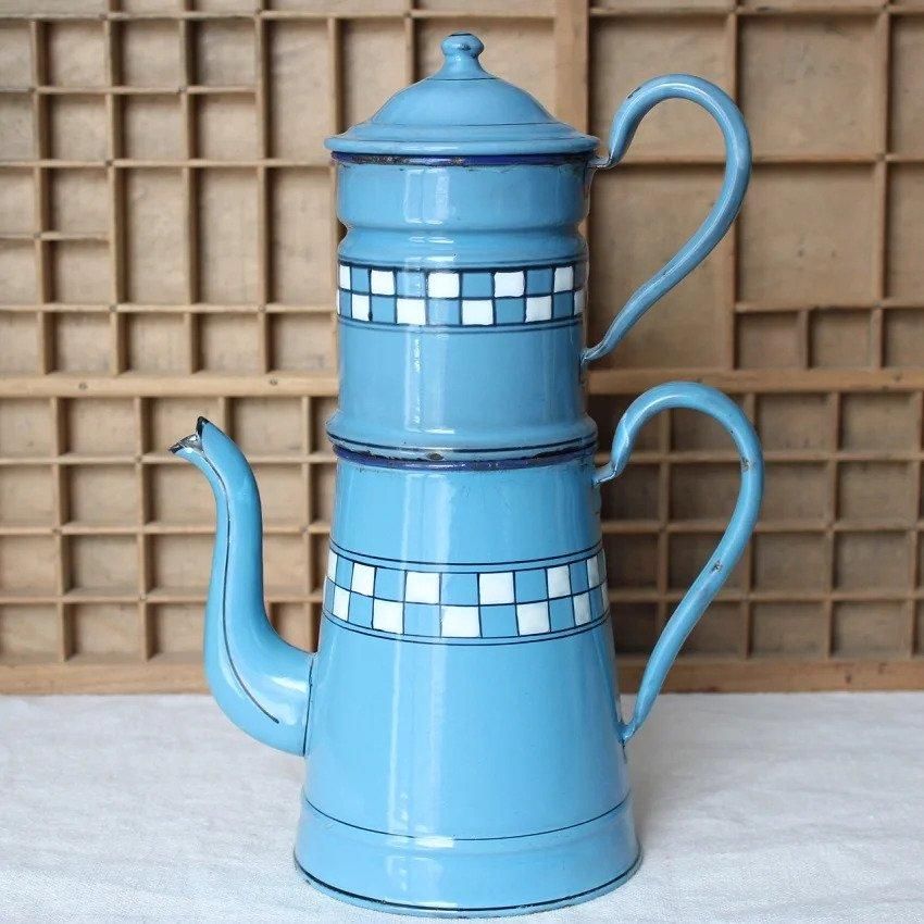 フランス製アンティークの時代を感じるコーヒーポット