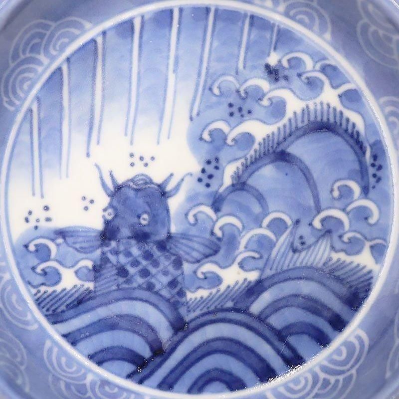 アンティーク伊万里染付小皿 鯉の滝のぼり青海波