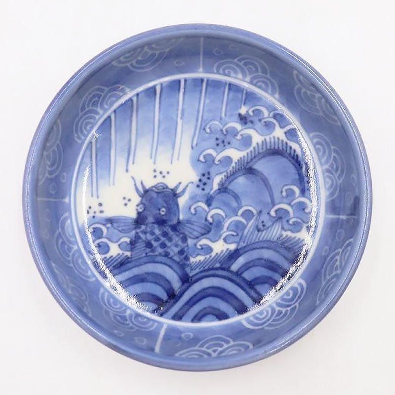 アンティーク伊万里染付小皿 鯉の滝のぼり青海波