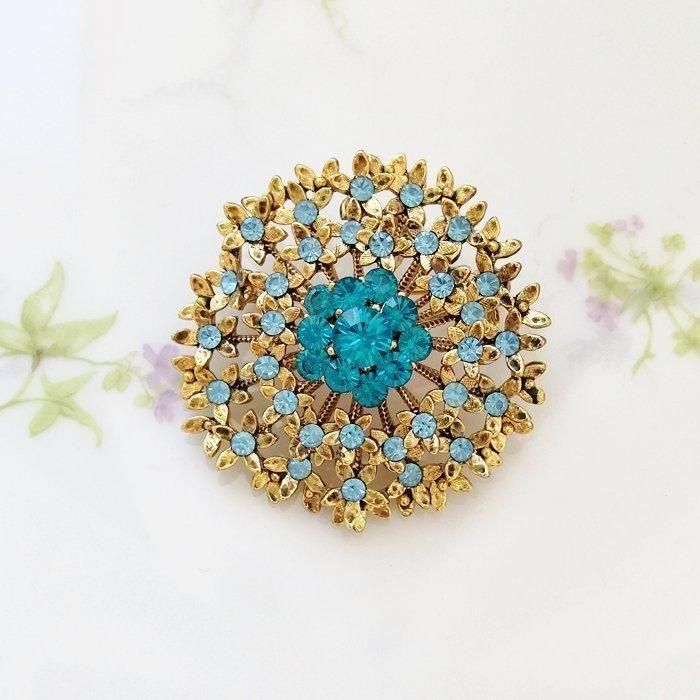 アメリカ製ヴィンテージブローチ ブルーラインストーンフラワー