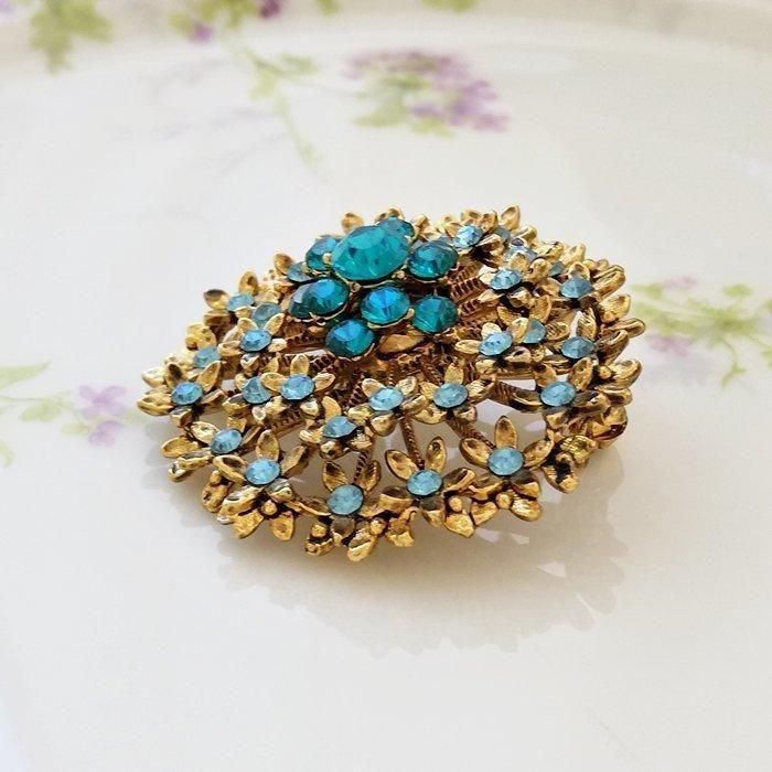 アメリカ製ヴィンテージブローチ ブルーラインストーンフラワー