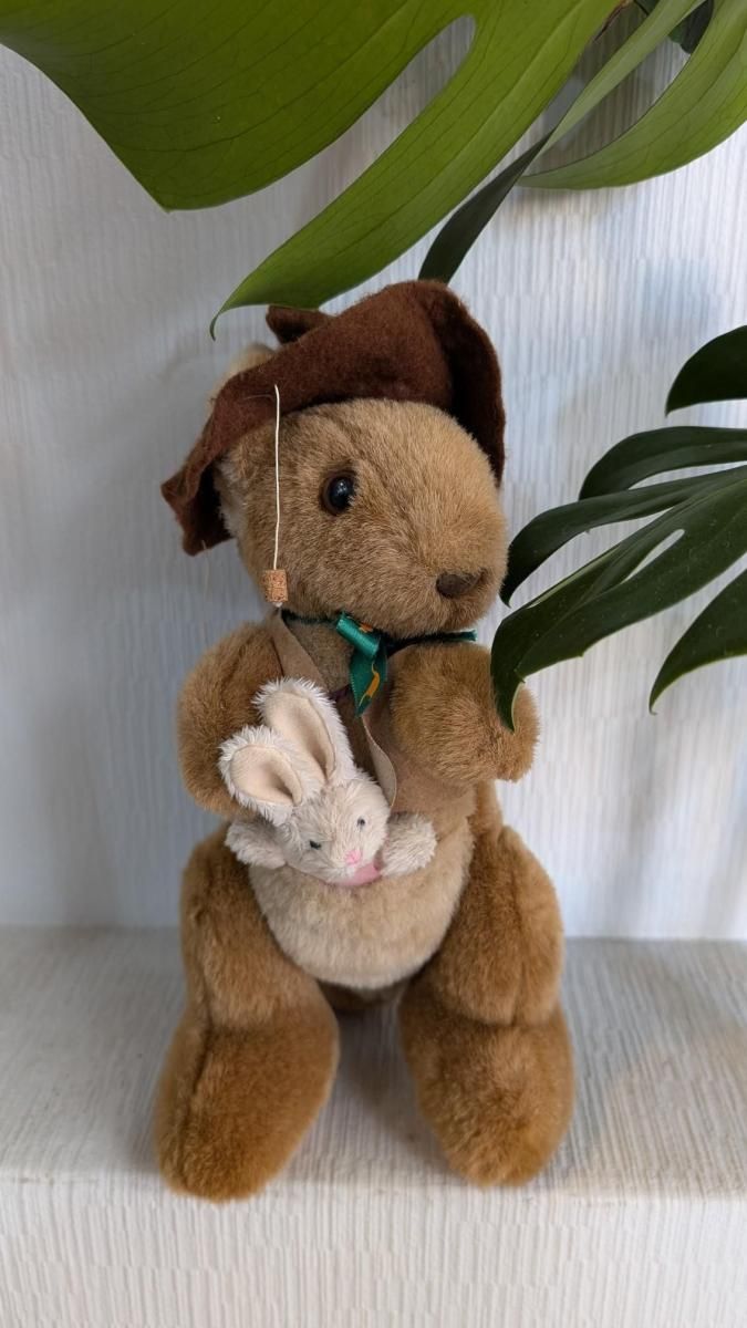 80年代ヴィンテージ英国産カンガルーとうさぎのぬいぐるみ