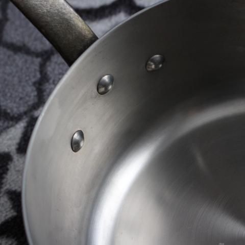 フランス製アンティーク、優雅な銅製片手鍋セット