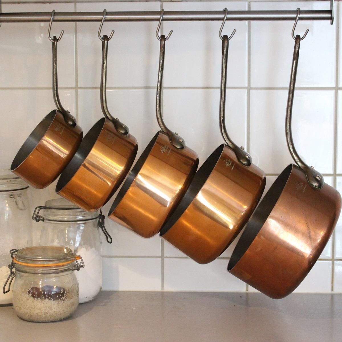 フランス製アンティーク、優雅な銅製片手鍋セット