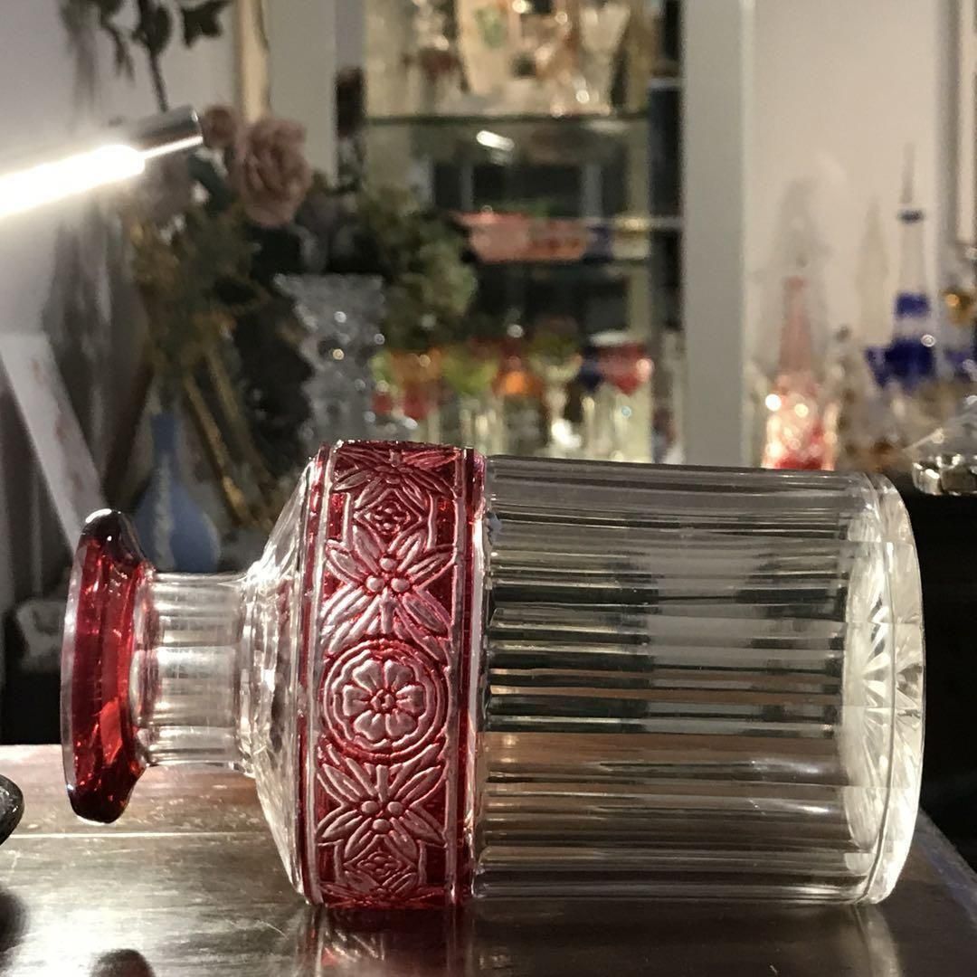 アンティークバカラの優雅なルビーレッド花香水瓶 19世紀後半製 希少な