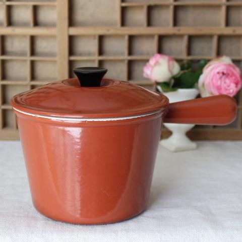 フランス製ヴィンテージの素朴なルクルーゼウィンザーポット