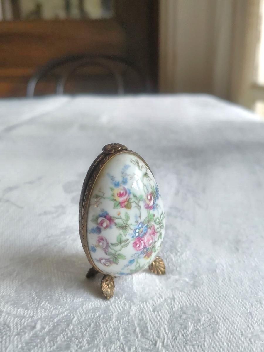 フランス製アンティーク陶器ピルケース 薔薇の絵