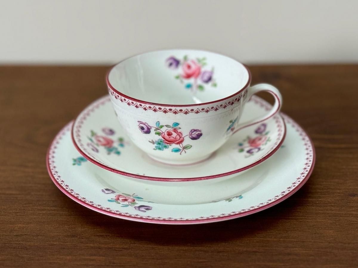 ヴィンテージ ビクトリア時代 ティーカップトリオ 手彩色 一点物