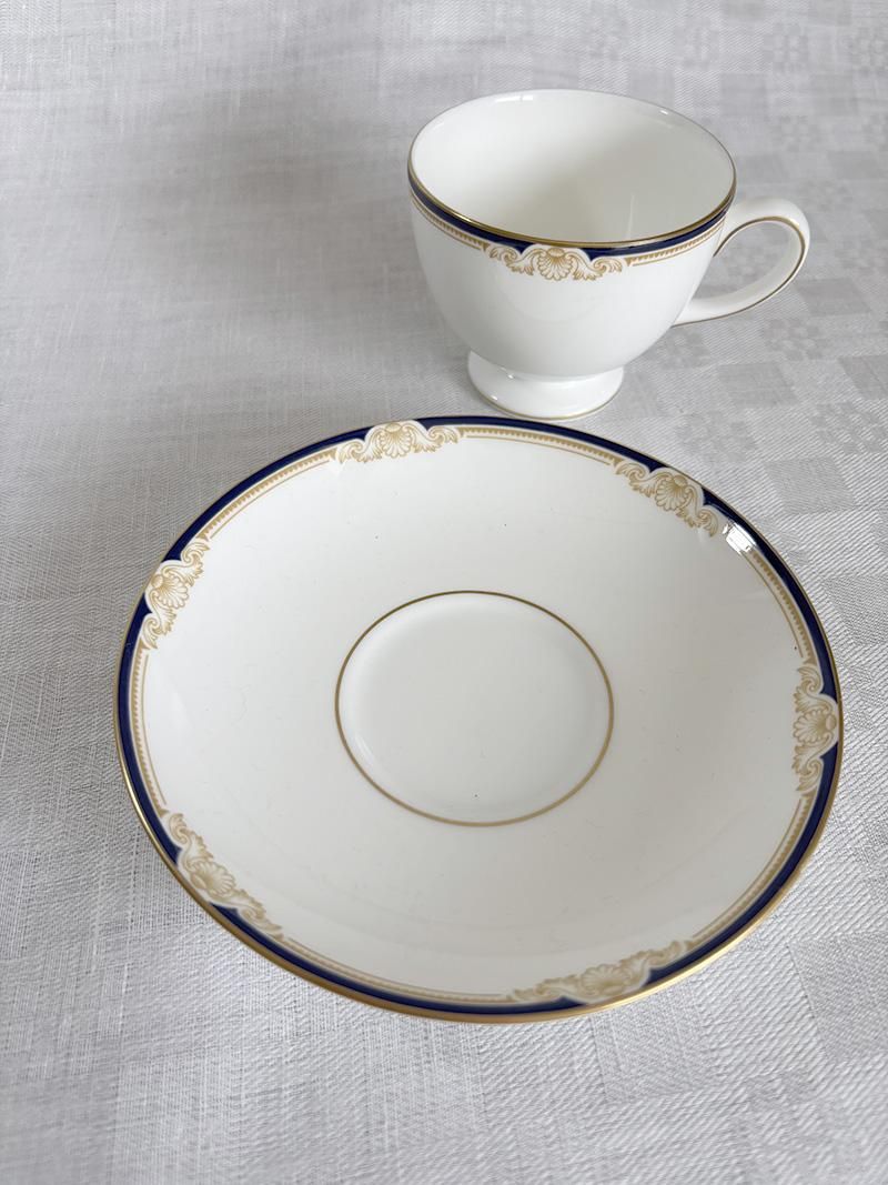 ウェッジウッド陶磁器キャベンディッシュ黒壺アンティーク