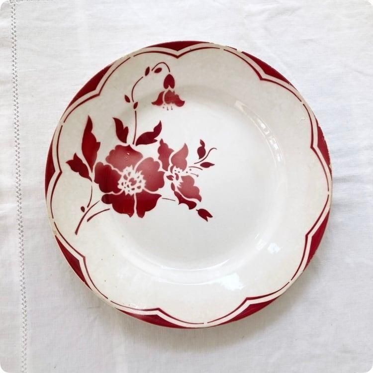 フランスアンティーク GIEN 赤い花柄皿