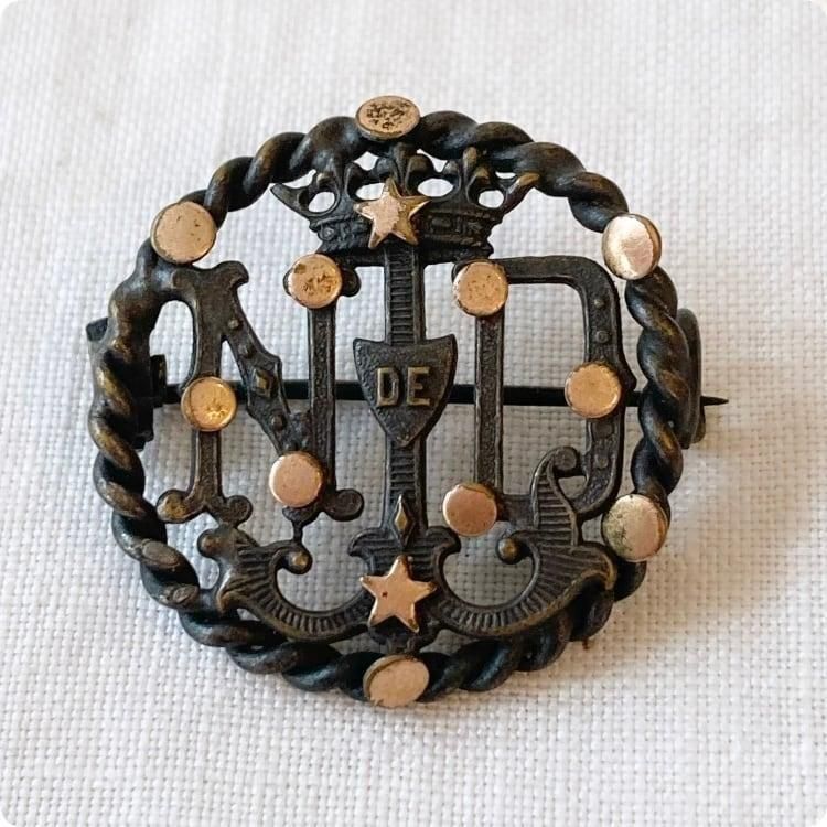 アンティークブローチ一覧｜ヴィクトリアン・北欧・大正昭和の一点物