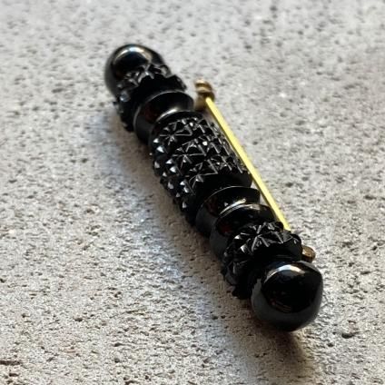 Victorian Mourning Jewelry Whitby Jet Brooch（ヴィクトリアン