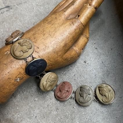 Victorian Silver Lava Stone Cameo Bracelet（ヴィクトリアン