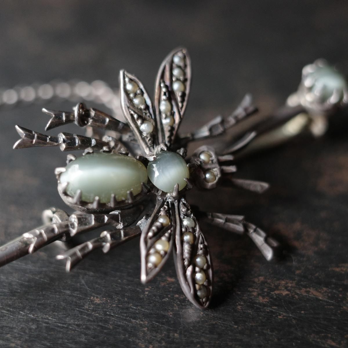 ヴィクトリアン シルバー キャッツアイ 蠅 ブローチ（Victorian Silver
