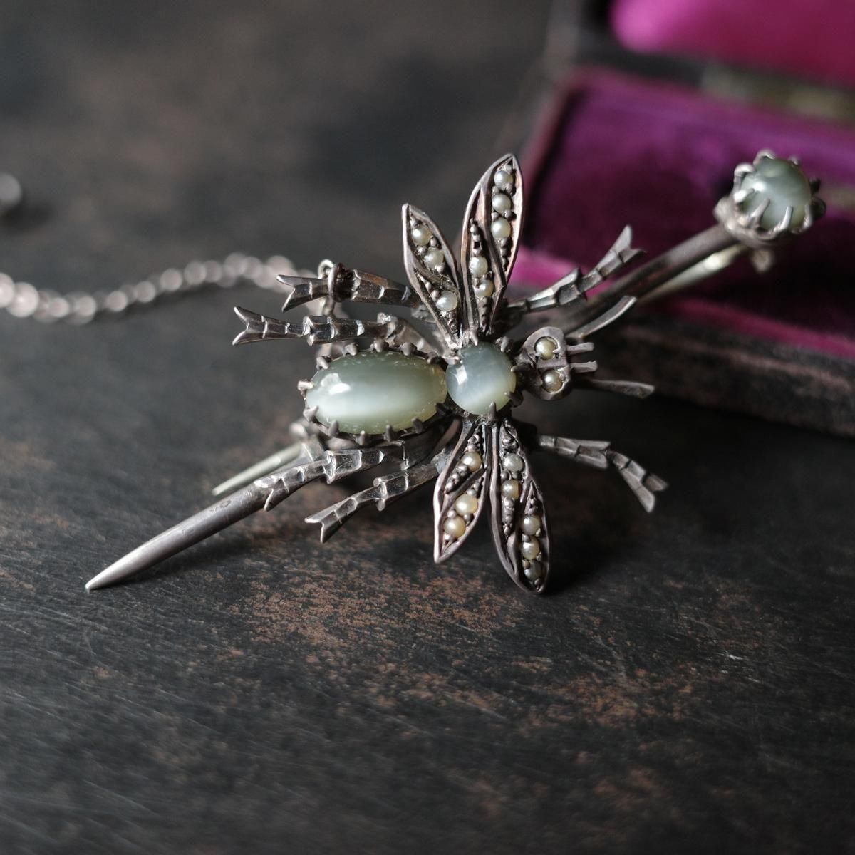 ヴィクトリアン シルバー キャッツアイ 蠅 ブローチ（Victorian Silver
