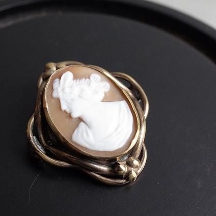 ヴィンテージ カメオ シェル ゴールドメタル ブローチ（Vintage Cameo