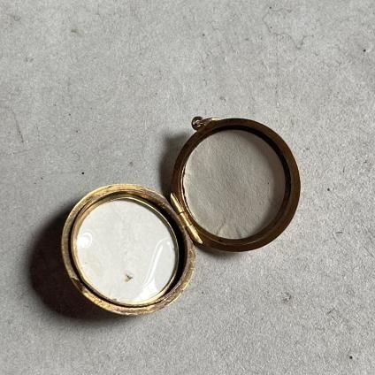 ヴィクトリアン-アールデコ 9金 ロケット ペンダントトップ（Victorian