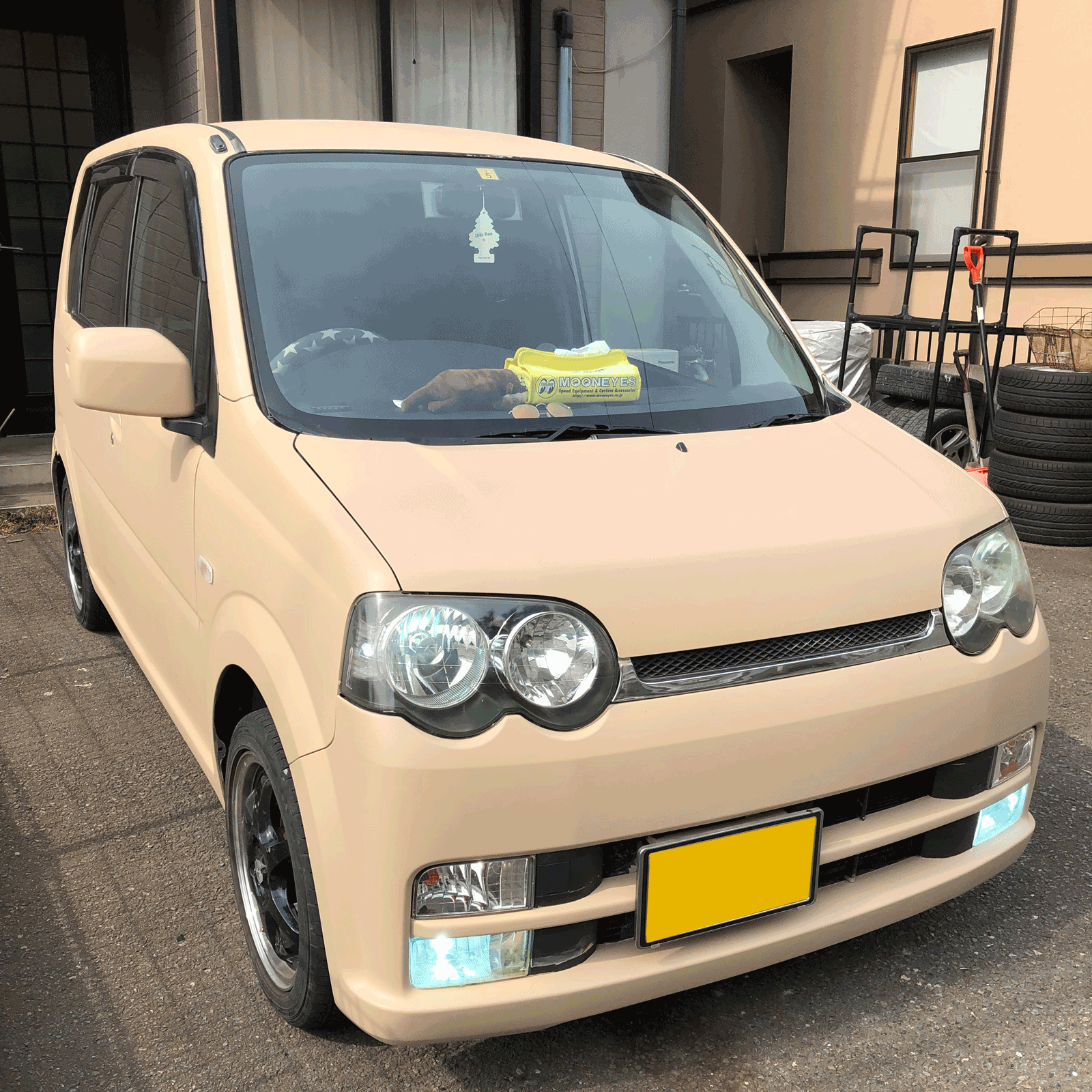 ミルクティーベージュ - 刷毛（ハケ）・ローラーで車をDIYで全塗装しよう！